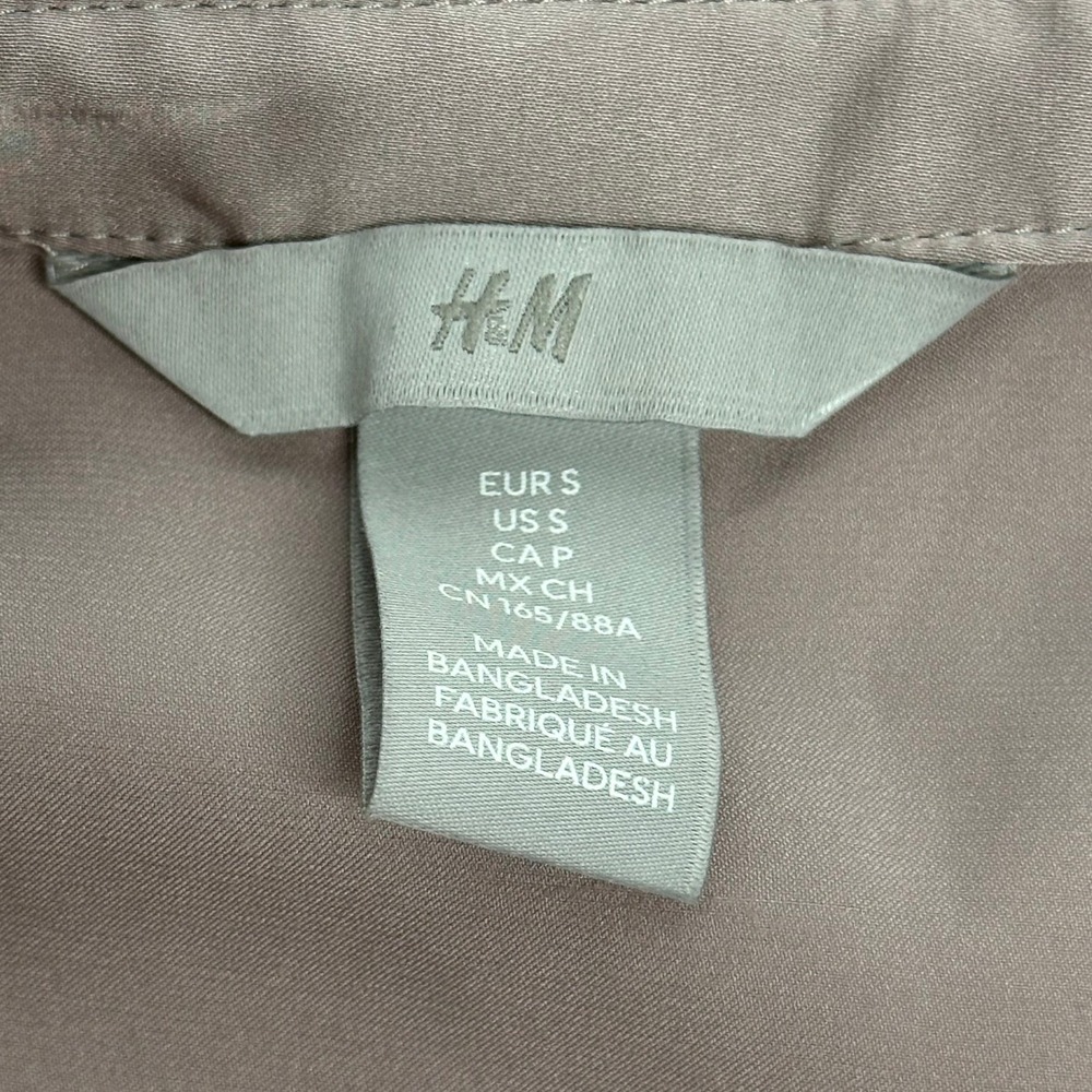 H&M Satin Silky Feel Button Down Shirt Blouse Womens Size Small S Brown Luxury - Picture 5 of 12